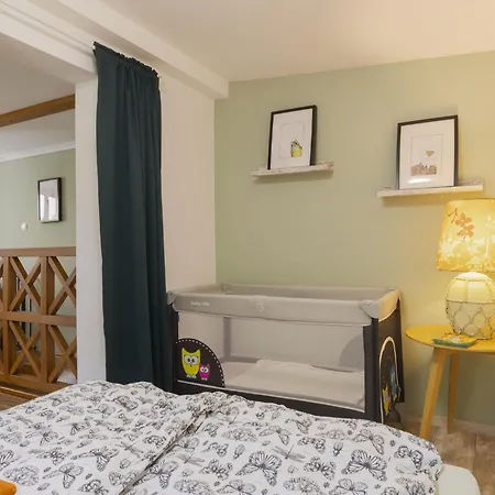 Nyaraló Oereghegy Kis Haz By Interhome